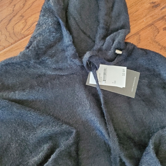 Hooded Pullover Sweater - Picture 5 of 5